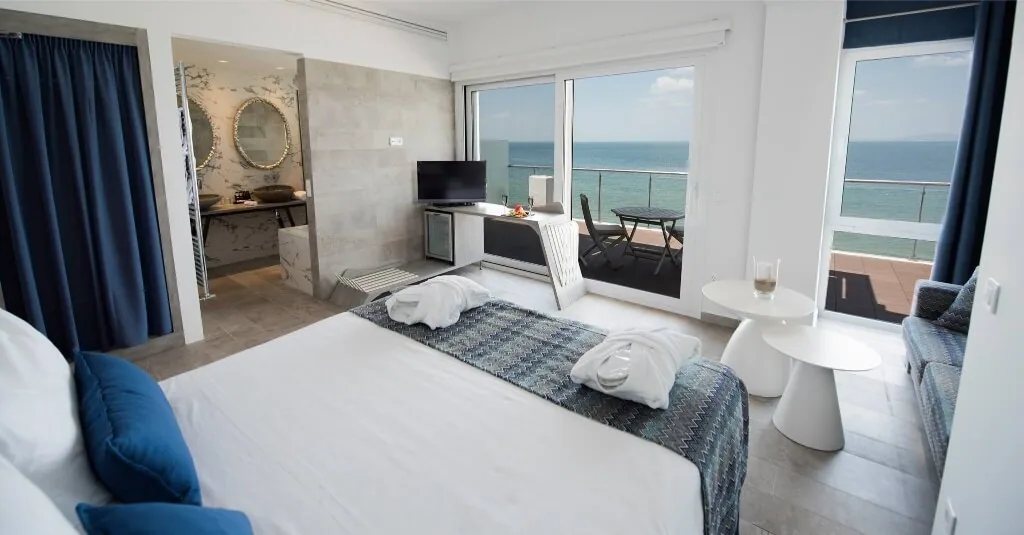 Aeolus Coco-mat Suite interior